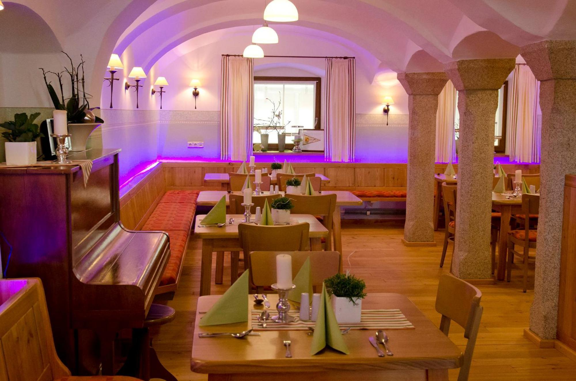 Hotel Gasthof Zur Post Bärnau Exteriör bild